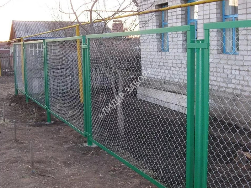 Купить Секционный забор зеленого цвета из сетки рабицы
